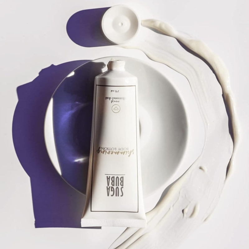 Блестящ лосион за тяло с диамантен прах Shimmering body lotion with diamond dust
SUGA BUBA