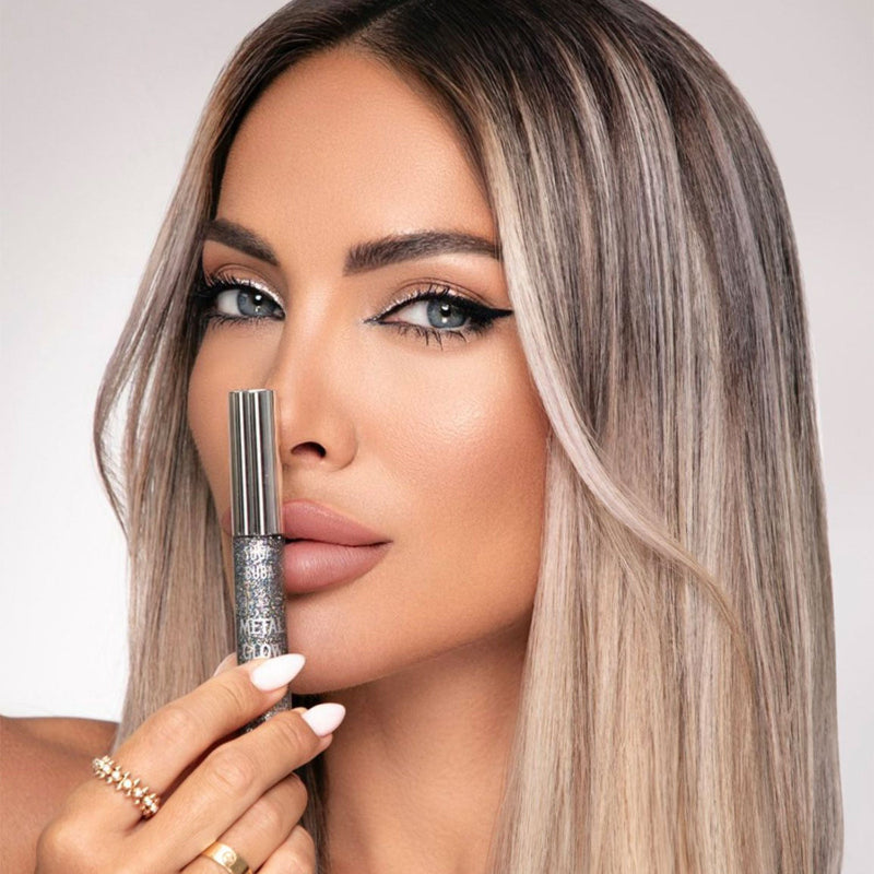 Златка Райкова позира с блестяща очна линия HOLOGRAM METAL GLOW | SUGA BUBA